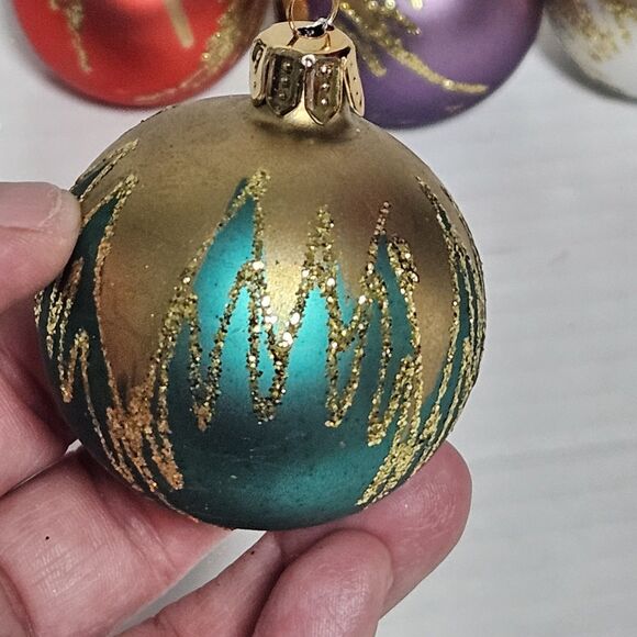 4 Christmas Classics Hand Decorated Glass Ornaments European No Box ~ 1.5 Inches - Picture 5 of 12